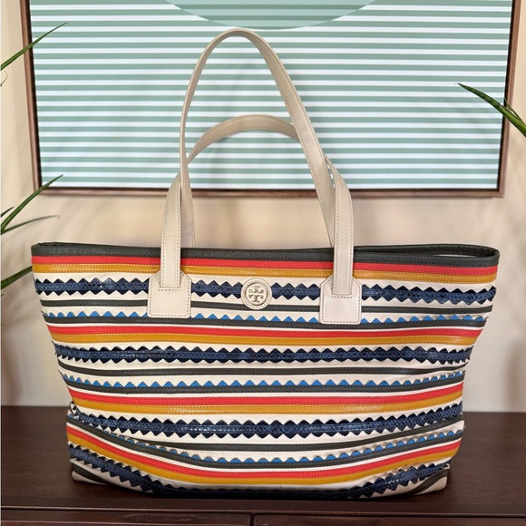 Tory Burch Handbags - Tory Burch Robinson Zigzag Tote